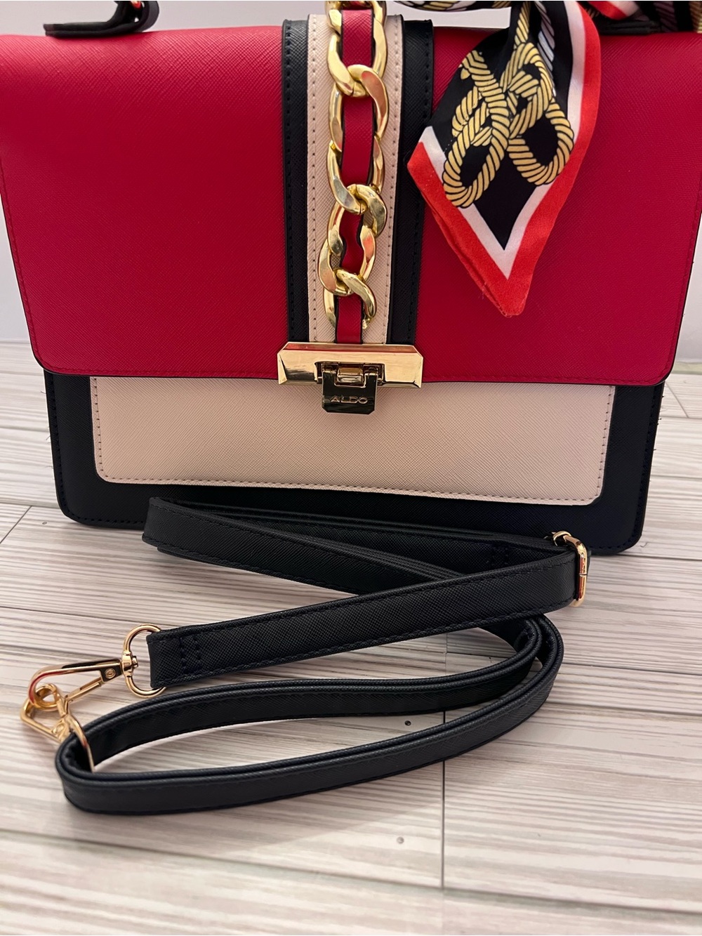 Gorgeous ALDO Cailla Top Handle Flap Satchel in a striking red, cream-white - Picture 9 of 10